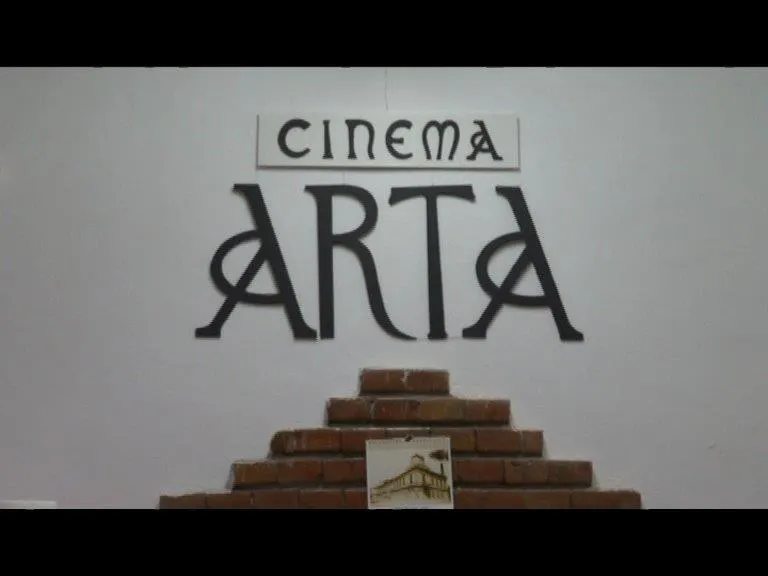 Arad: Două filme de succes, în grădina de vară de la "Arta" din centrul Aradului