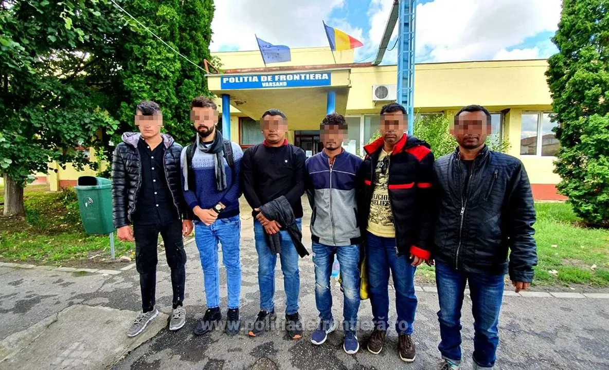 Arad: 6 cetățeni din Bangladesh și Afganistan, descoperiți de către polițiștii de frontieră din Arad, când încercau ca să iasă ilegal din România, pe jos, chiar peste câmp