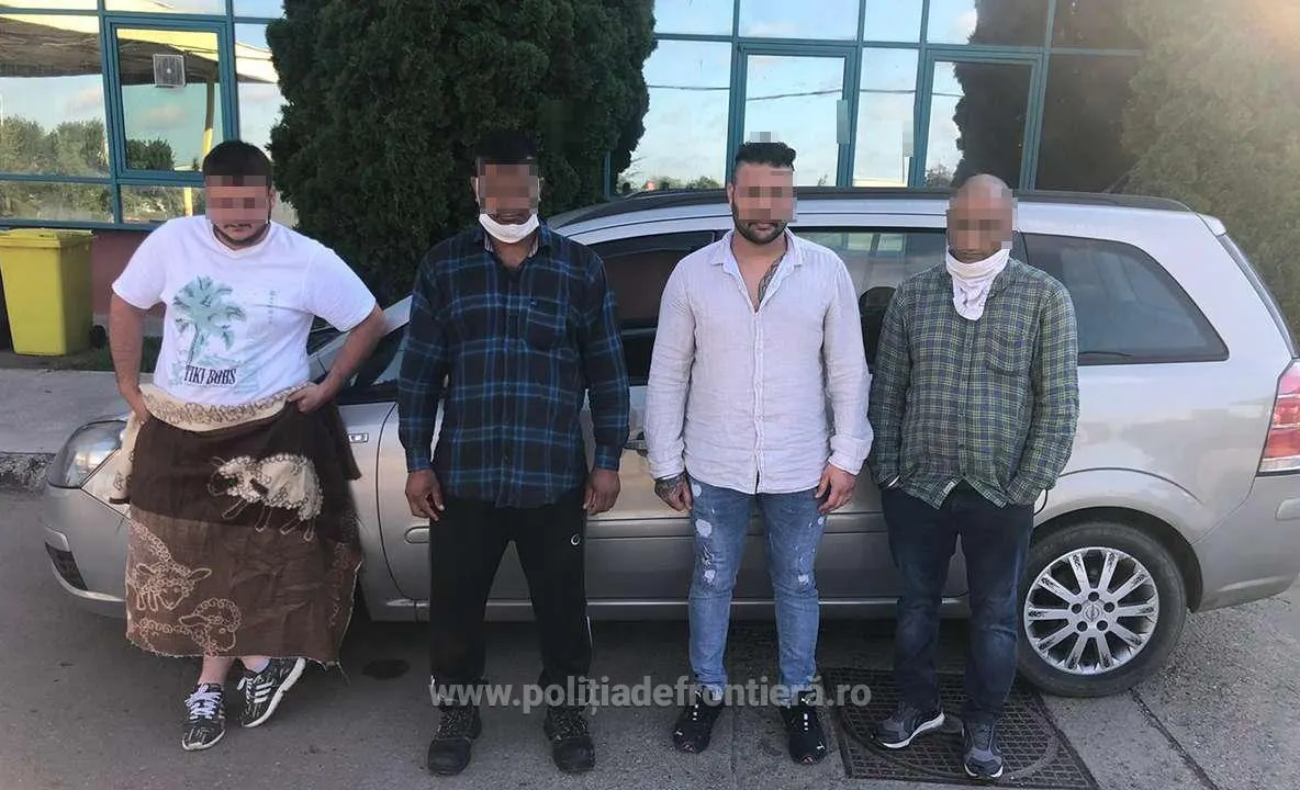Arad: Un român a încercat să treacă ilegal granița 3 cetățeni din India, pe la 50 de metri de sediul poliției de frontieră. Alți 3 cetățeni din Egipt, descoperiți în aceeași zonă