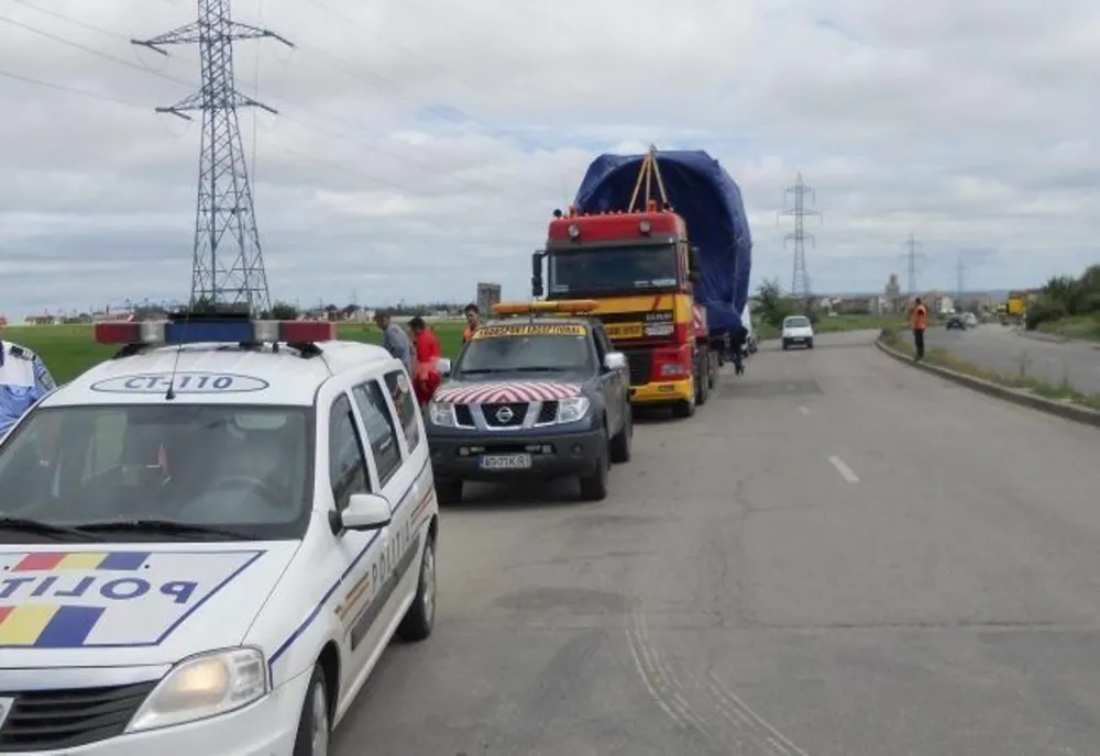 Trafic îngreunat în județul Arad din cauza unui transport agabaritic