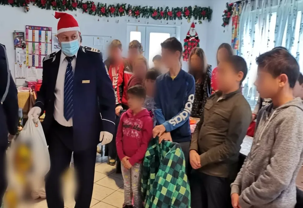 Polițiștii au preluat rolul lui Moș Crăciun