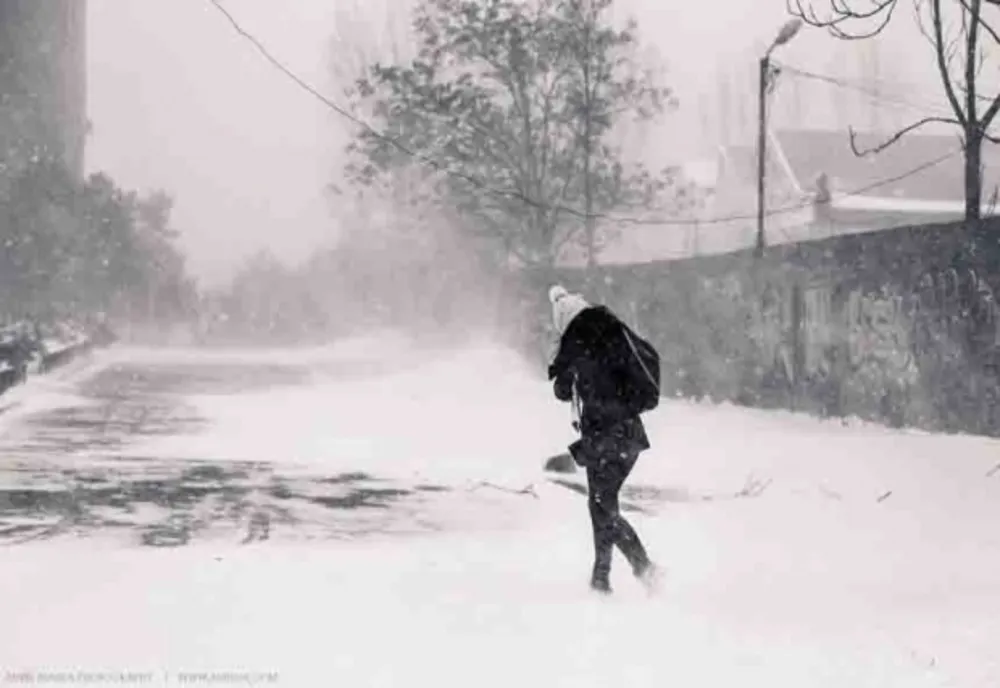 Informare meteo de lapoviță și ninsori viscolite