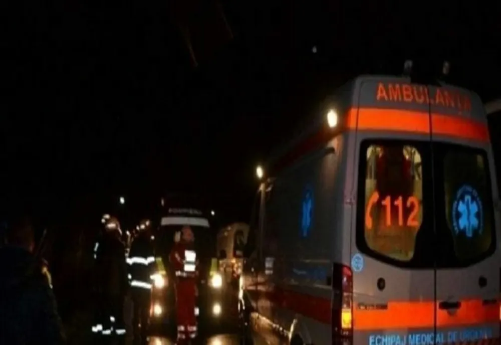 Microbuz implicat într-un accident lângă Nădlac. Mai multe persoane au ajuns la spital