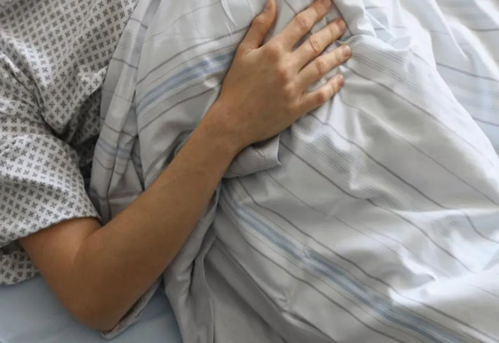 Eforturi disperate pentru salvarea a doi oameni din Arad, cu diagnosticul botulism