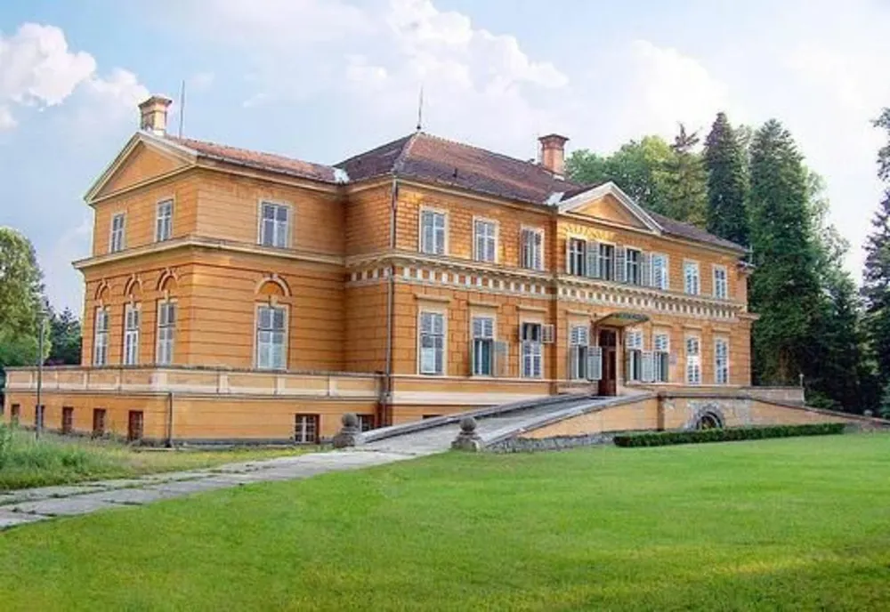 Orar de toamnă la Domeniul Regal de la Săvârșin