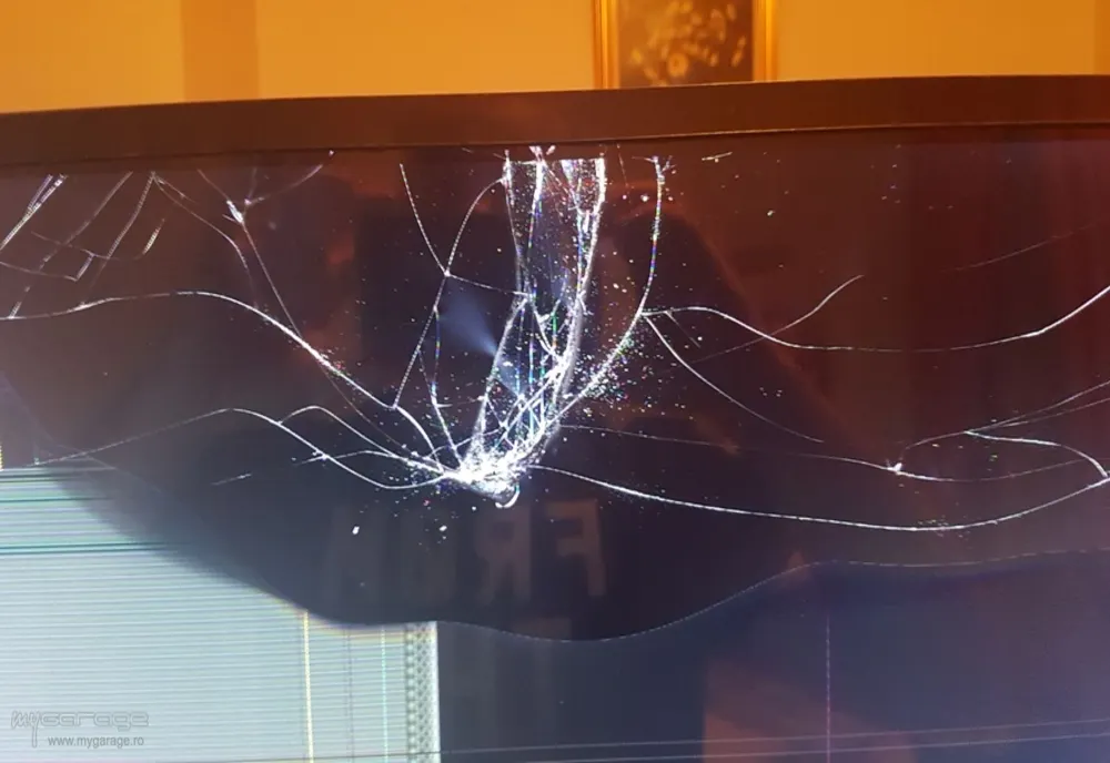 Cercetat pentru nerespectarea ordinului de protecție: i-a spart mamei televizorul