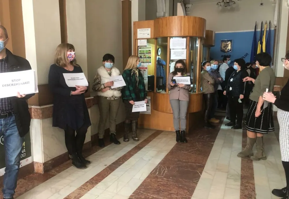 Grevă de avertisment la Prefectura Arad