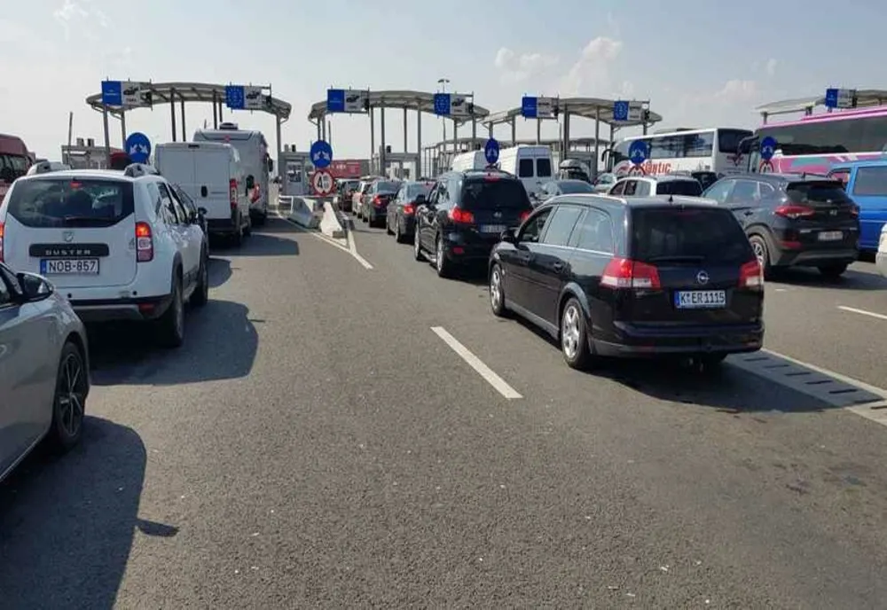 Aglomerație în vama Nădlac II pe sensul de ieșire din țară
