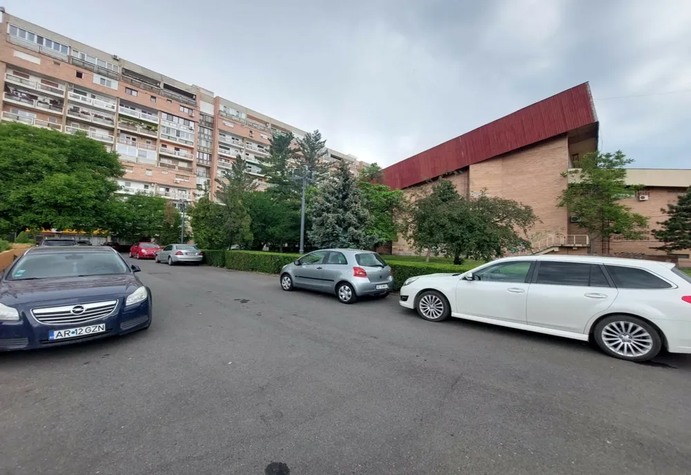 Atenție, șoferi: Nu parcați în Piața Sporturilor