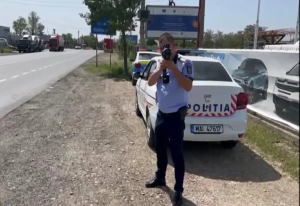 Cu aproape 160 de kilometri la ora, pe țosea: a rămas fără permis