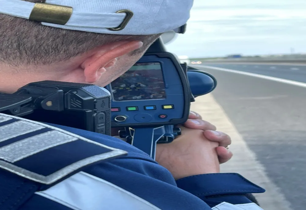 Cu viteză pe D.N., 177 km/h, fără permis pentru 4 luni