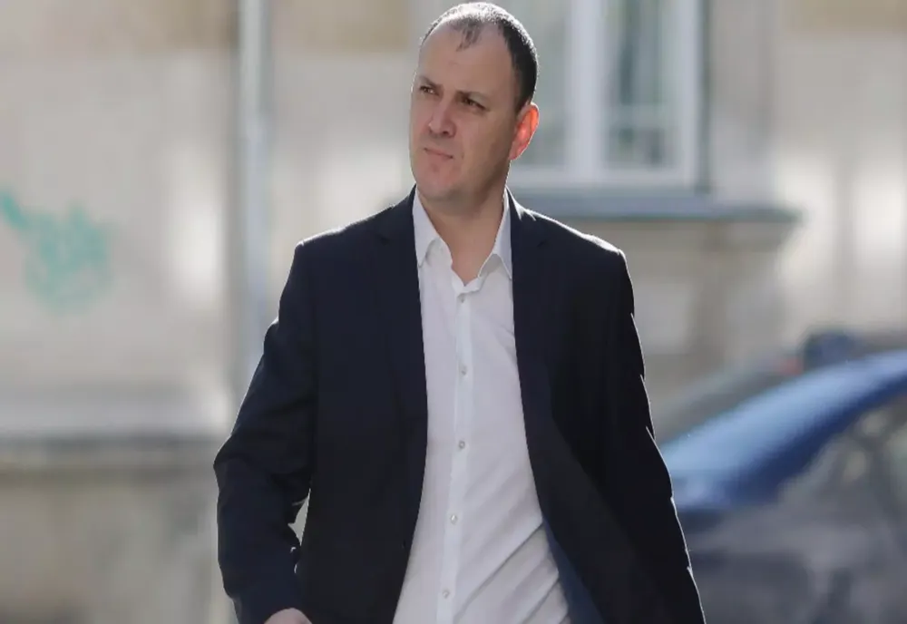MINISTRUL PSD RADU ȘTEFAN OPREA A FOST PARTENER DE AFACERI CU FUGARUL SEBASTIAN GHIȚĂ 