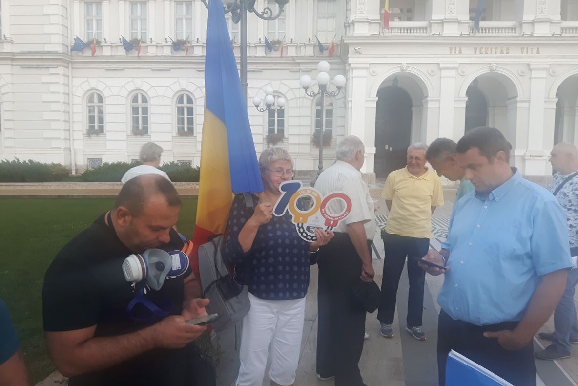Protest la Arad la o lună de la incidentele din 10 august de la Bucureşti. Se cer rezultatele cercetărilor. Ce spun oamenii