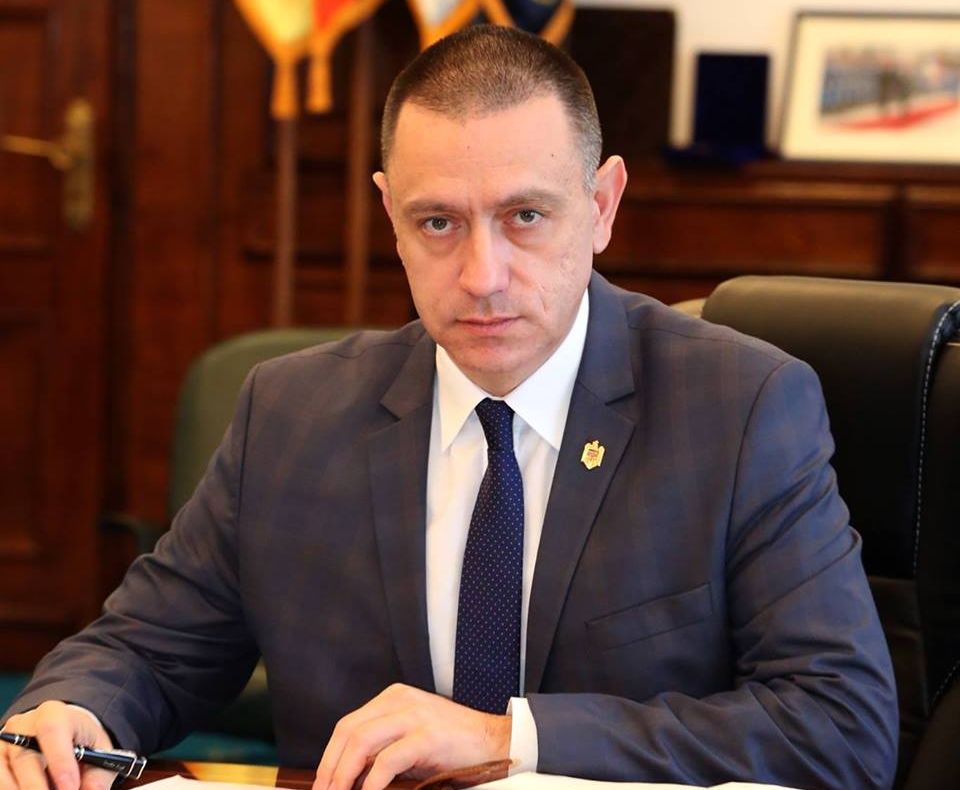Revenit din SUA, ministrul Mihai Fifor neagă că ar fi semnat scrisoarea împotriva lui Liviu Dragnea. Ce spune despre "ședințele secrete"