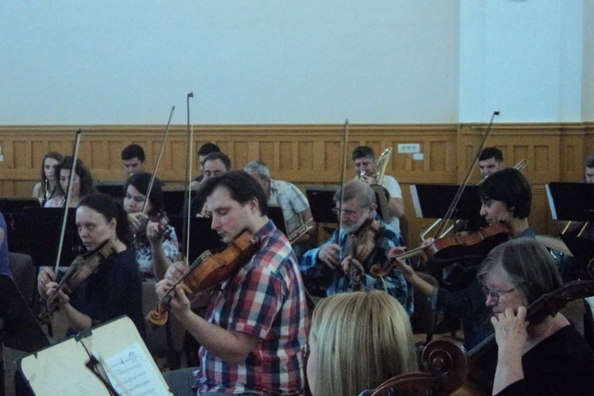 Filarmonica de Stat Arad concertează, joi, la Budapesta