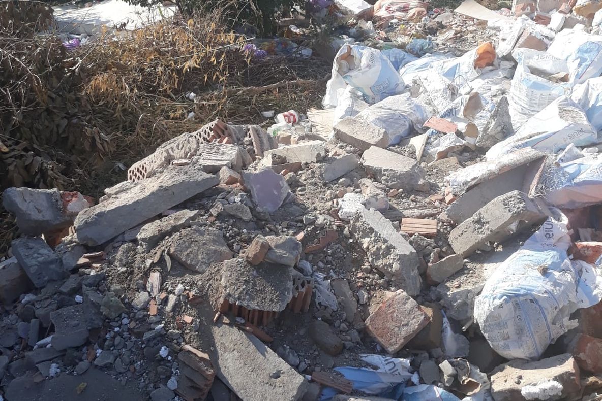 Arad: Încă o amendă pentru aruncarea molozului prin municipiu