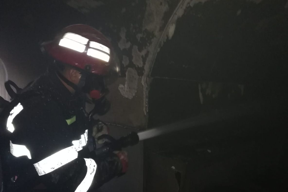 Arad: Incendiul de la un cunoscut club din centrul municipiului Arad, pus intenționat. Poliţiştii au un suspect. Cine ar fi acesta și cât e prejudiciul