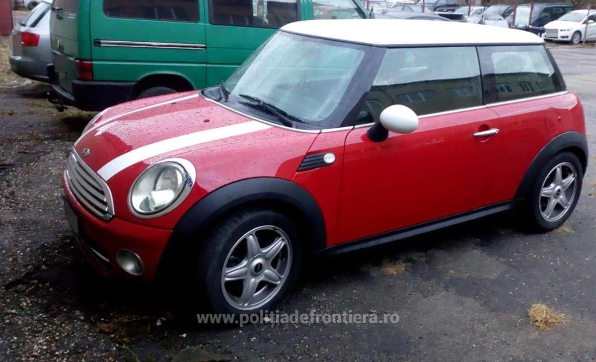 Mașină în valoare de 23.000 lei, căutată de către Italia, descoperită la frontiera de pe autostrada Nădlac-Arad. Explicația șoferului