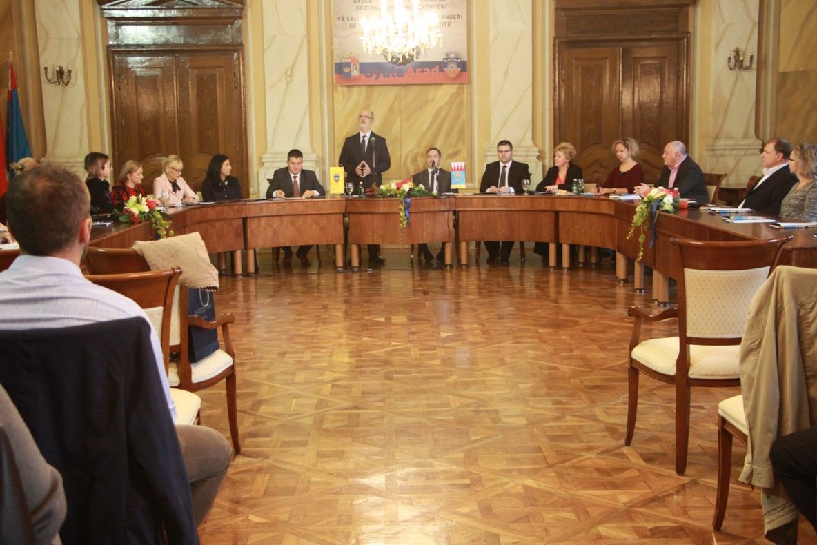 Arad: "Strângeri de mâini", la Gyula, Ungaria. Urmează la Arad, pe data de 7 decembrie