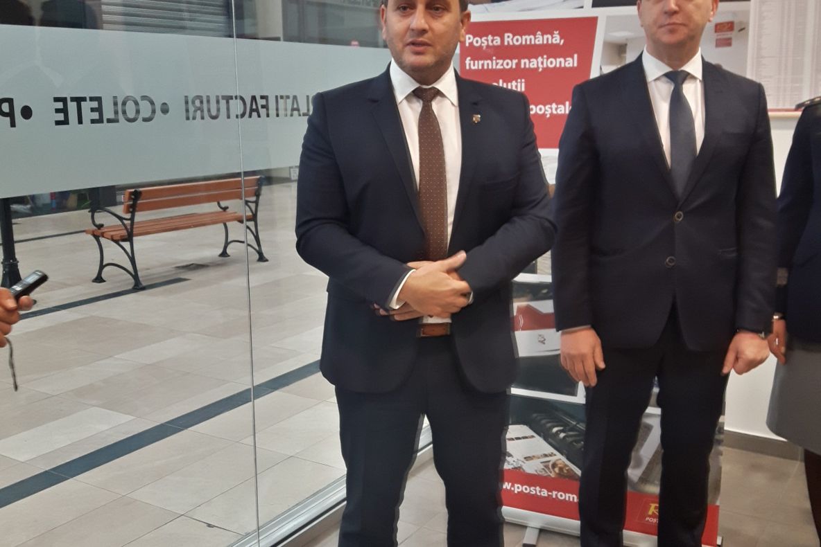Arad: Directorul Poștei Române, Mircea Tudosie: (unele) "oficii poștale de care și nouă ne este rușine". Se lucrează la Manualul de identitate al Poștei, care ar trebui să schimbe lucrurile