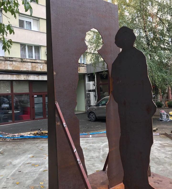 Arad: A început amplasarea monumentului pentru Centenarul Marii Uniri, realizat de către Primăria Muncipiului Arad