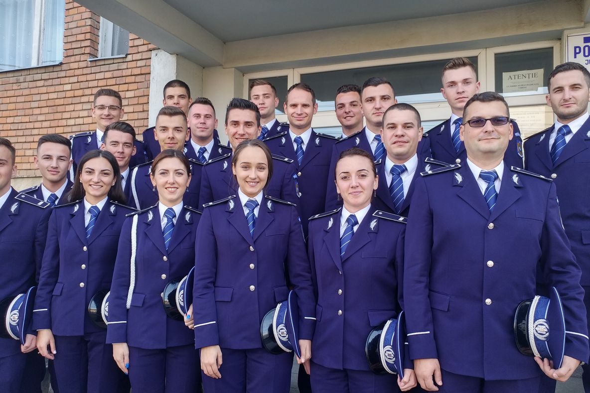 Arad: Mai mulți polițiști. 20 de agenți tineri, repartizați la Arad