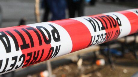 Arad: Crimă pentru moștenirea casei părintești, în județul Arad. Doi frați gemeni de 52 de ani s-au luat la ceartă și s-au înjunghiat