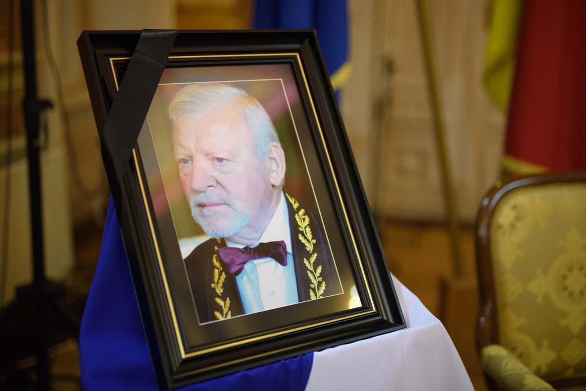 Arad: Patriarhul BOR, Preaferiticitul Părinte Daniel, a transmis un mesaj de condoleanțe la înmormântarea univ.dr. Aurel Ardelean. "Un ctitor de Universitate şi un patriot creştin ortodox"