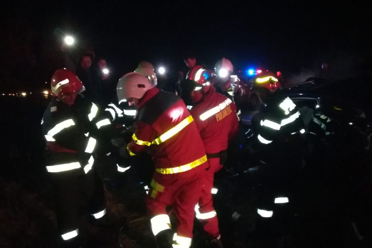 Arad: Trei persoane grav rănite, într-un accident pe DN7, la ieșirea din Arad către Pecica-Nădlac
