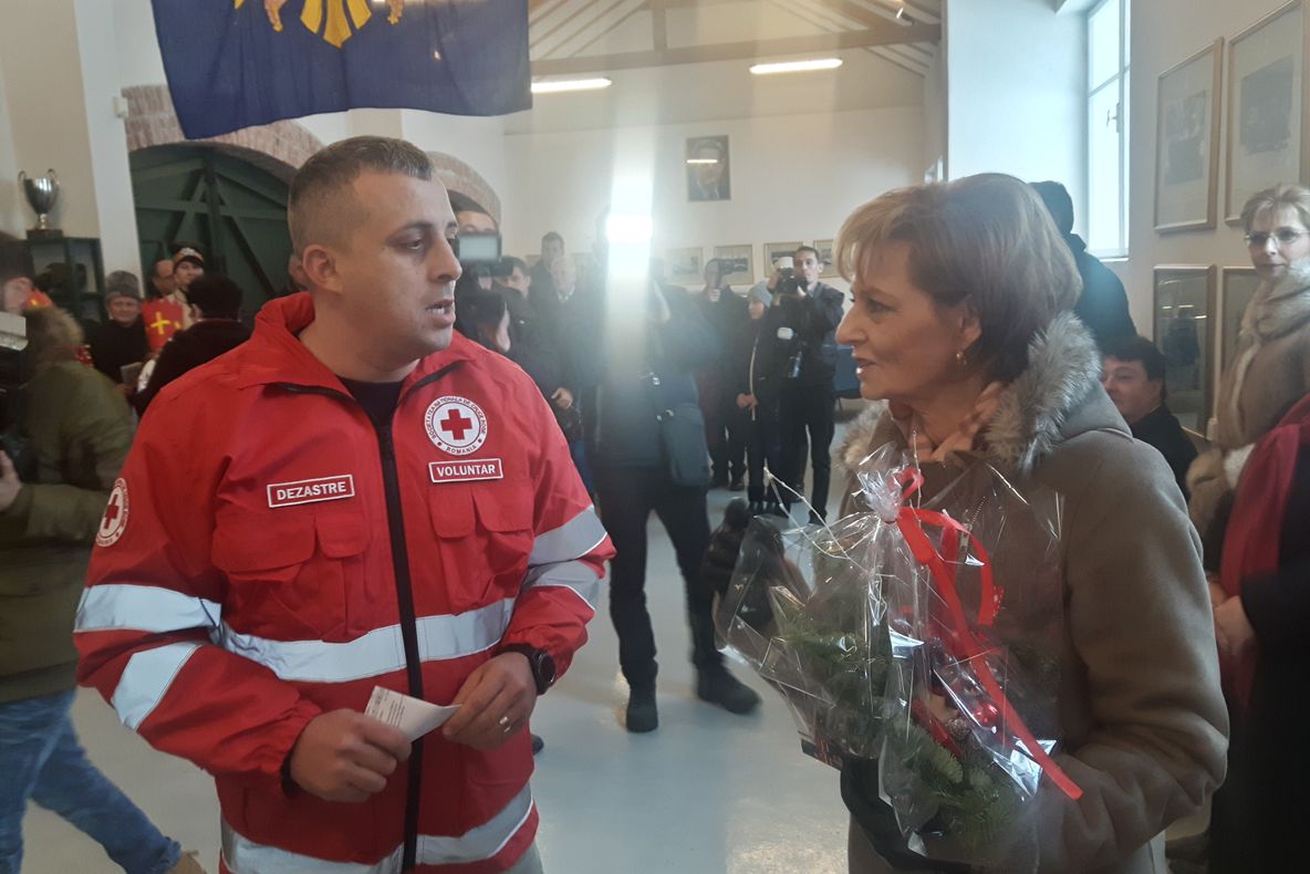 Arad: FOTO VIDEO Primii colindători la Castelul Regal de la Săvârșin. Ce tablou inedit a primit Majestatea Sa Margareta