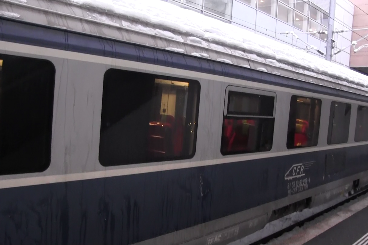 Arad: Trenul București-Arad ajunge cu întârziere după ce a fost deviat pe rute ocolitoare din cauza condițiilor meteo