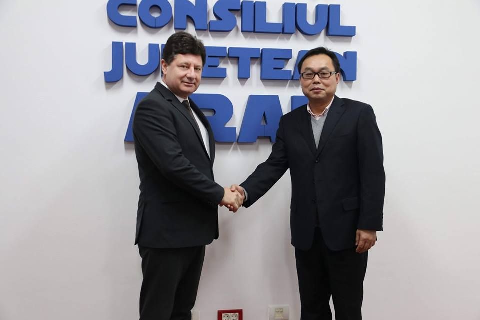 Arad: O companie din China care produce aparatură medicală performantă, interesată de Arad