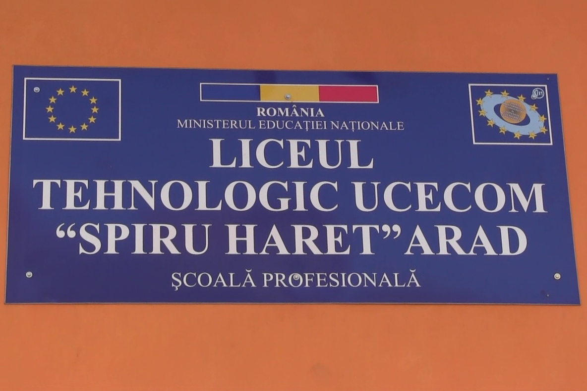 Arad: Cei 2 elevi care au consumat subsanțe interzise la școală au pierdut bursa și s-au ales cu nota scăzută la purtare