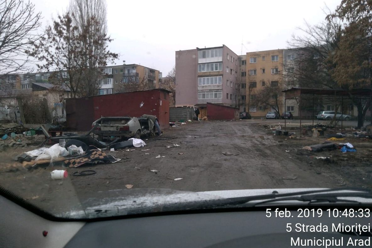 Arad: Alte 1.050 de garaje, demolate în acest an în Arad. 6.000 de garaje, demolate până la sfârșitul anului 2020 pentru a face loc câtorva mii de locuri de parcare și spații verzi