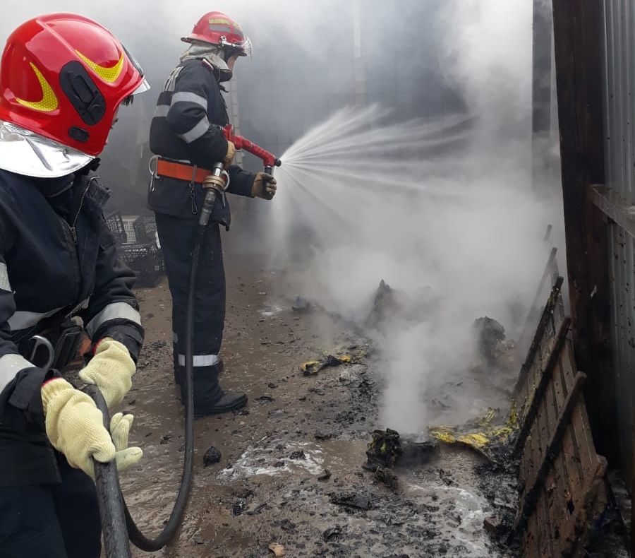 Arad: 2 incendii, în doar câteva ore