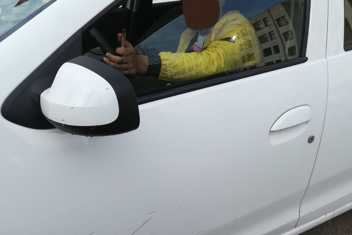 Arad: UPDATE TRAFIC SUBSTANȚE INSTERZISE ÎN ȘCOALĂ. Primul traficant, reținut chiar de către cadrele didactice. La scurt timp, un alt traficant a dat târcoale școlii. Ce a spus traficantul despre banii obținuți