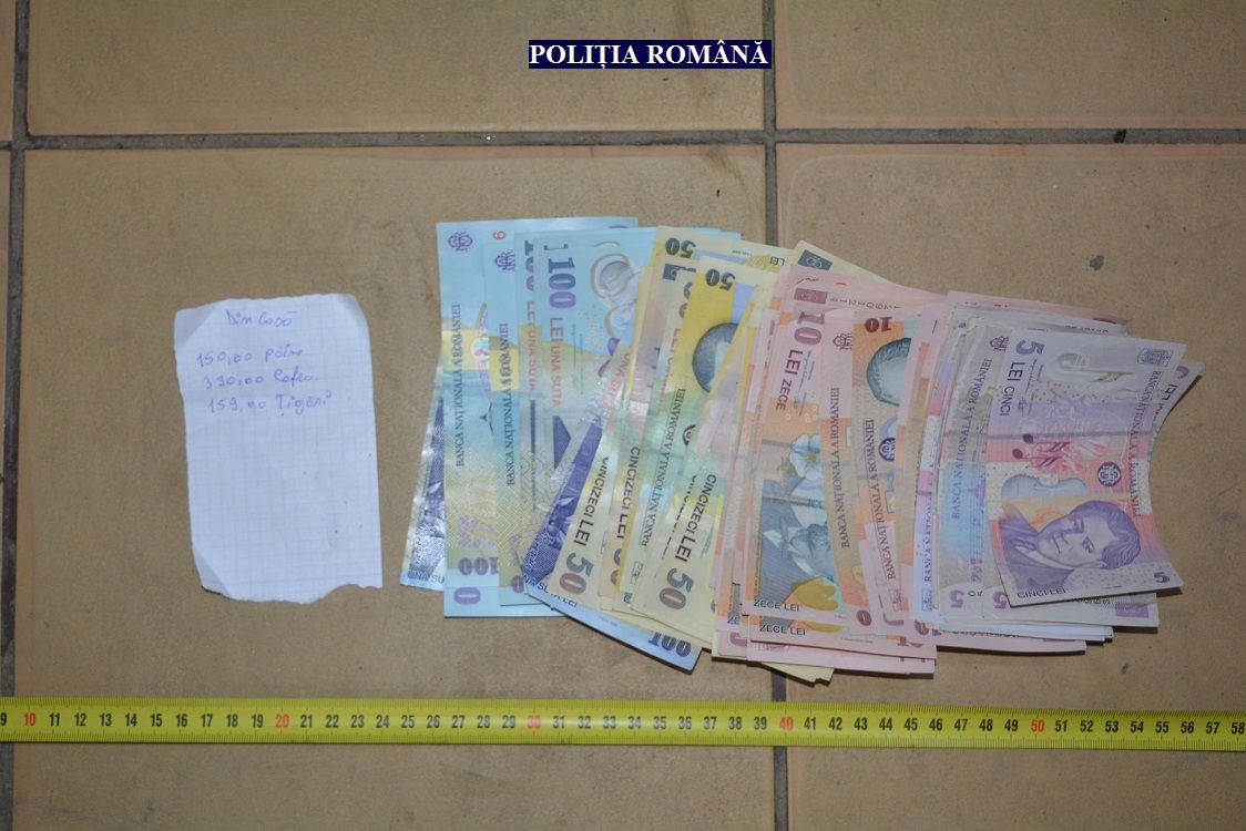 Arad: Țigări de contrabandă și bani, confiscați dintr-un magazin din județul Arad. Polițiștii, cu ochii pe imaginile de pe camerele video de supraveghere