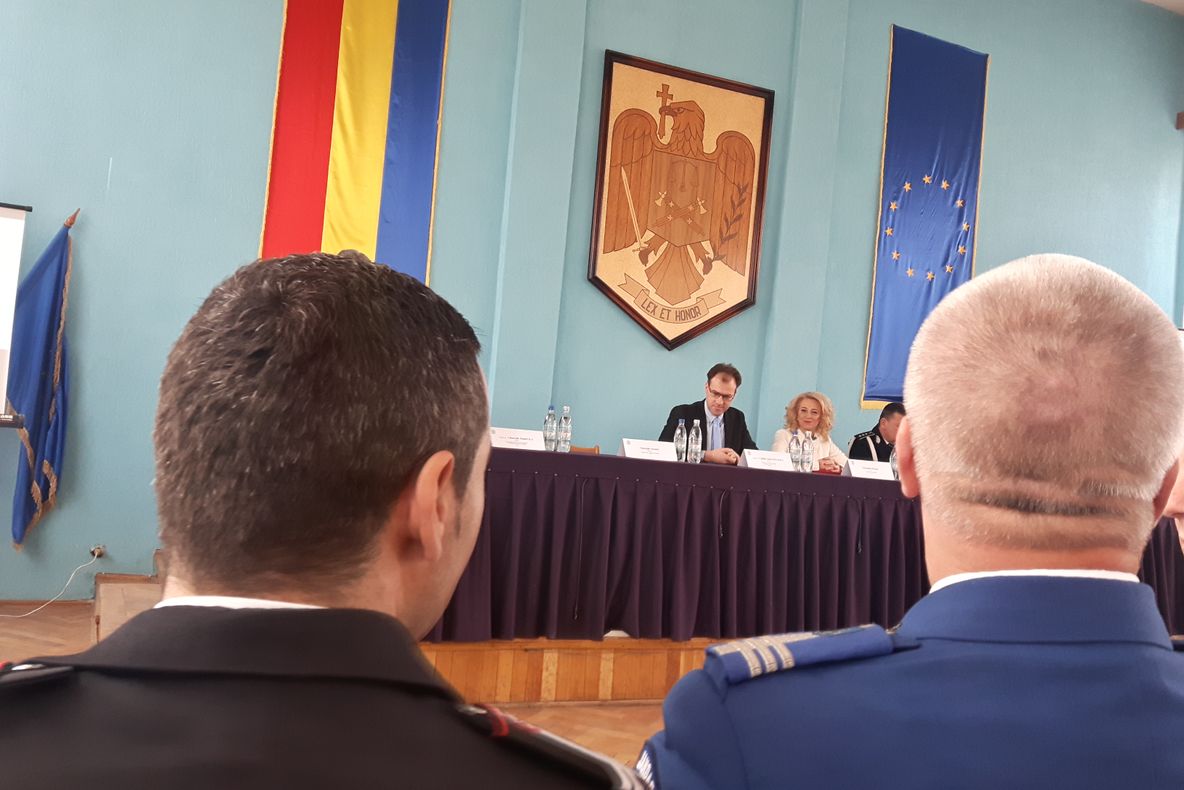 Arad: Se schimbă cărțile de identitate. Directorul Evidenței Persoanelor, Cătălin Giulescu: "cetățeanul va avea mai multe opțiuni". Modelul fără cip ar putea limita circulația în cadrul UE