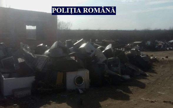 Arad: Peste 26 de tone de fier vechi, în valoare de circa 19.000 lei, confiscate de către polițiștii din Arad. Motivele