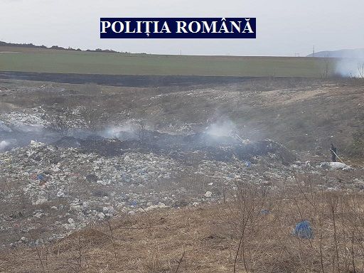 Arad: Bărbat din Arad, reținut după ce ar fi distrus prin incendiere 15.000 mp de miriști și 350 mp dintr-o groapă de gunoi, care aparțin inclusiv unor primării