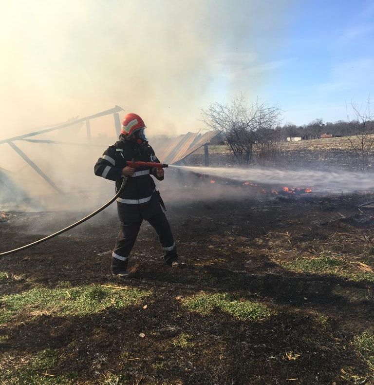 Arad: Salvare spectaculoasă a unui turist, care a suferit o fractură deschisă și a rămas blocat pe un zid înalt de circa 20 de metri a unei cetăți din Arad. Prin ce au trecut salvatorii