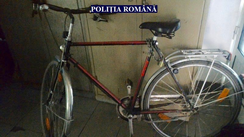 Arad: Tânăr, prins în timp ce se plimba cu un bun furat. Propritarul nici nu știa cu fusese prădat