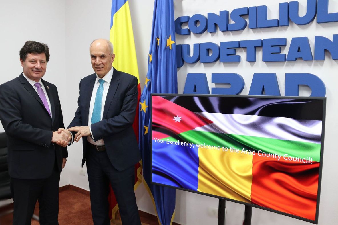 Arad:  "În Iordania, toate spitalele de stat au directori absolvenţi de studii în România, nu există nicio primărie sau un minister care să nu aibă funcţionari de conducere care au învăţat în România. În toate Guvernele din Iordania, miniştri absolvenţi d