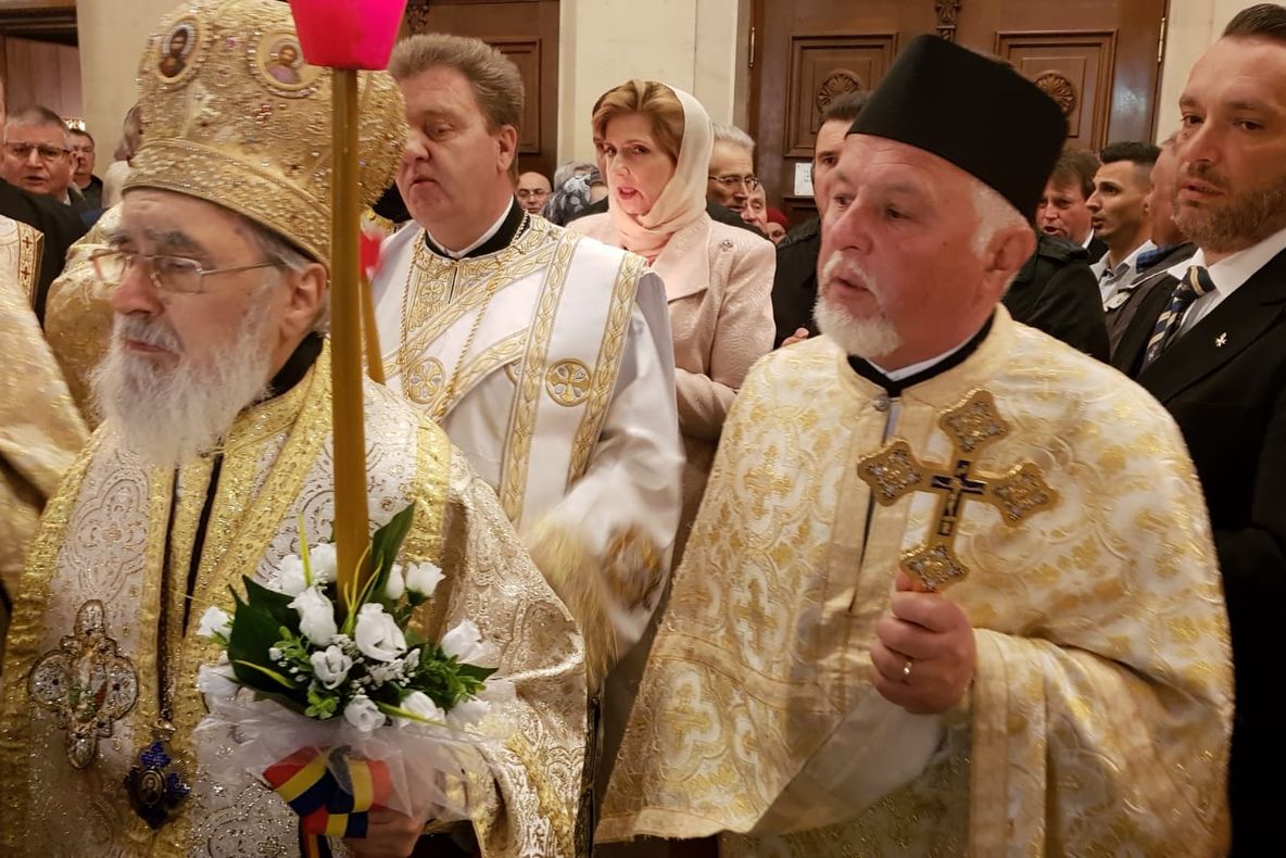 Arad: Sărbători Regale. ASR Principesa Maria, la Slujba de Înviere de la Catedrala Arhiepiscopală din centrul Aradului. Unde este Majestarea Sa Margareta