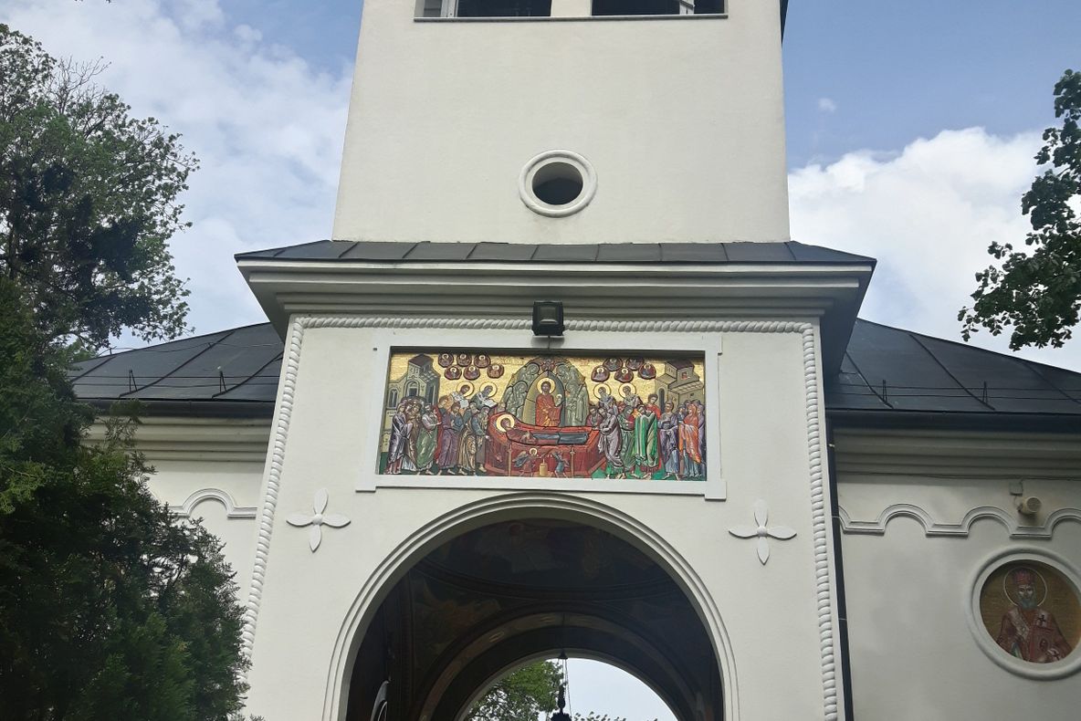 Arad: Procesiune specială, miercuri, de Adormirea Maicii Domnului, la cea mai veche mănăstire cu viață monahală neîntreruptă din România: credinicioșii refac Drumul Crucii