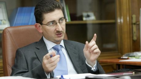 Arad: Președintele Consiliului Concurenței, Bogdan Chirițoiu, este, marți, la Arad. Ce face în oraș