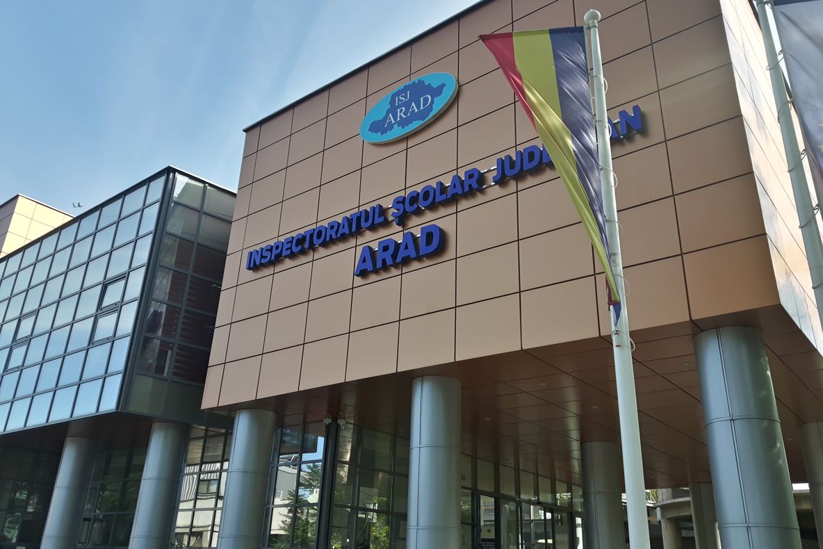 Arad: Profesorul Daniel Tocoianu, noul inspector școlar general adjunct al județului Arad. Echipa de conducere a ISJ Arad, completă