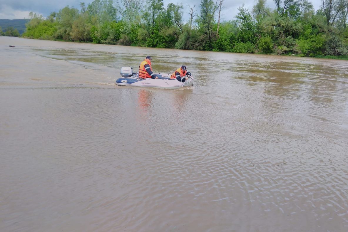 Arad: Bărbat căutat de către pompierii din Arad, după ce ar fi dispărut în râul Mureș