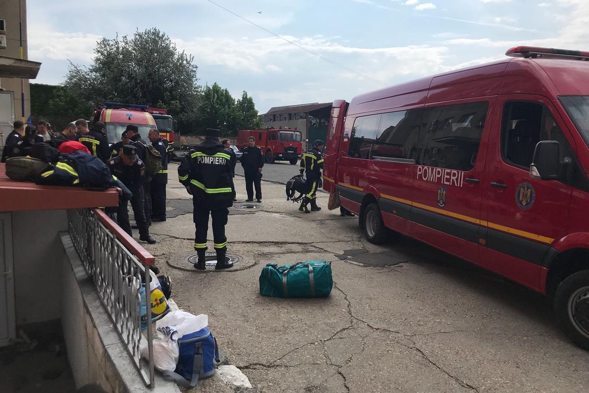 Arad: Pompierii din Arad, în sprijinul colegilor din Timiș, unde este cod roșu de inundații