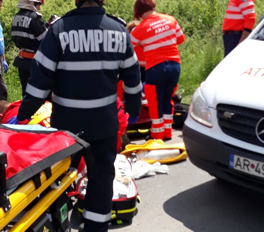 Arad: AUDIO Doi pompieri din județul Arad au salvat un om în drum spre secția de votare